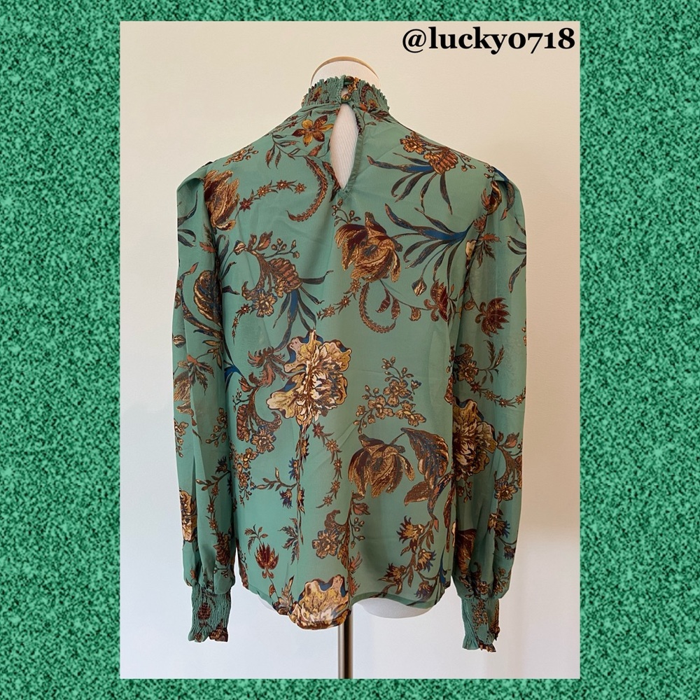 Vici Flying Tomato NWOT Boho Chiffon Smocked Mock Neck Sage Floral Top Sz S - Picture 5 of 8